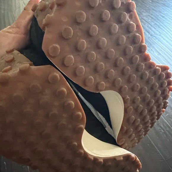 ⭐️LIKE NEW - New Balance Women's 327 Sneakers - Picture 3 of 7